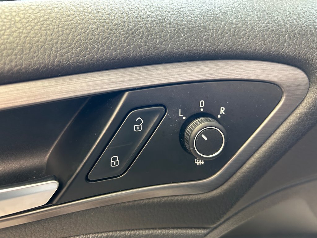 2019 Volkswagen Golf HIGHLINE in Boucherville, Quebec - 15 - w1024h768px