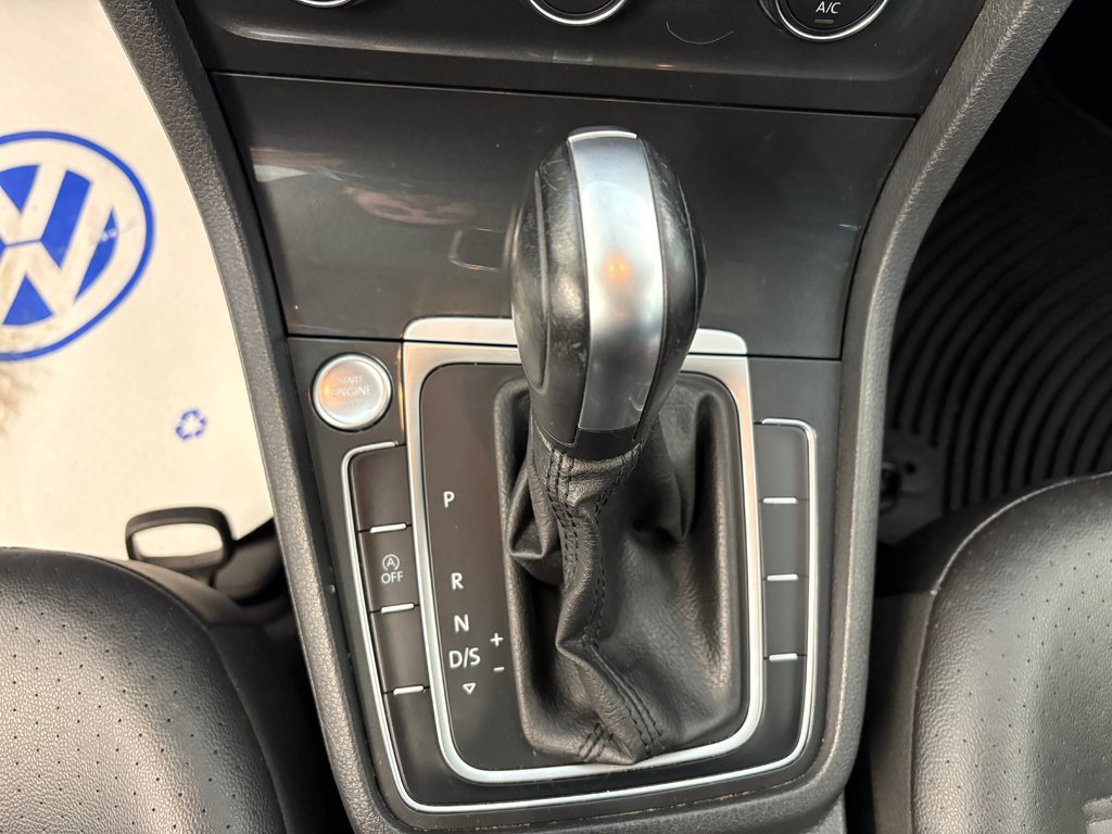 2020 Volkswagen Golf HIGHLINE in Boucherville, Quebec - 19 - w1024h768px