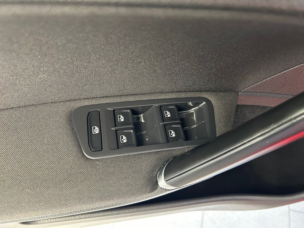 2021 Volkswagen Golf COMFORTLINE in Boucherville, Quebec - 17 - w1024h768px