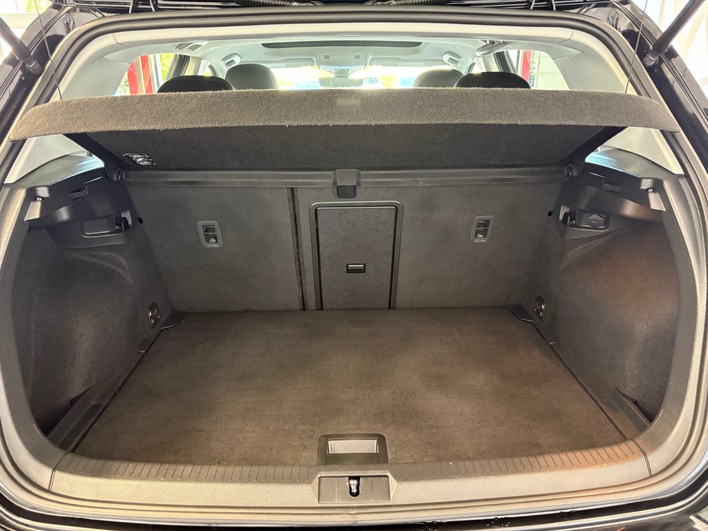 2021 Volkswagen Golf HIGHLINE in Boucherville, Quebec - 9 - w1024h768px
