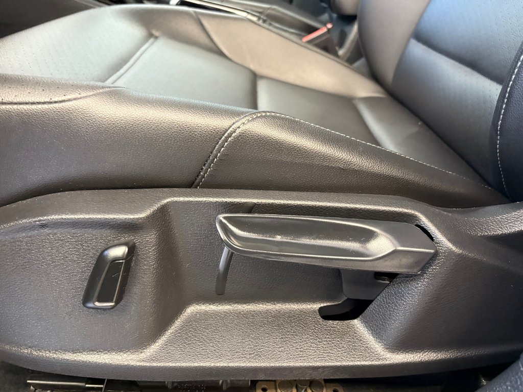 2021 Volkswagen Golf HIGHLINE in Boucherville, Quebec - 14 - w1024h768px