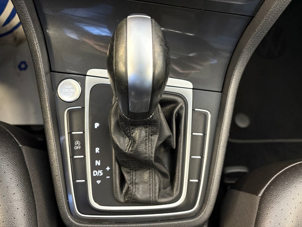 2021 Volkswagen Golf HIGHLINE in Boucherville, Quebec - 28 - w1024h768px