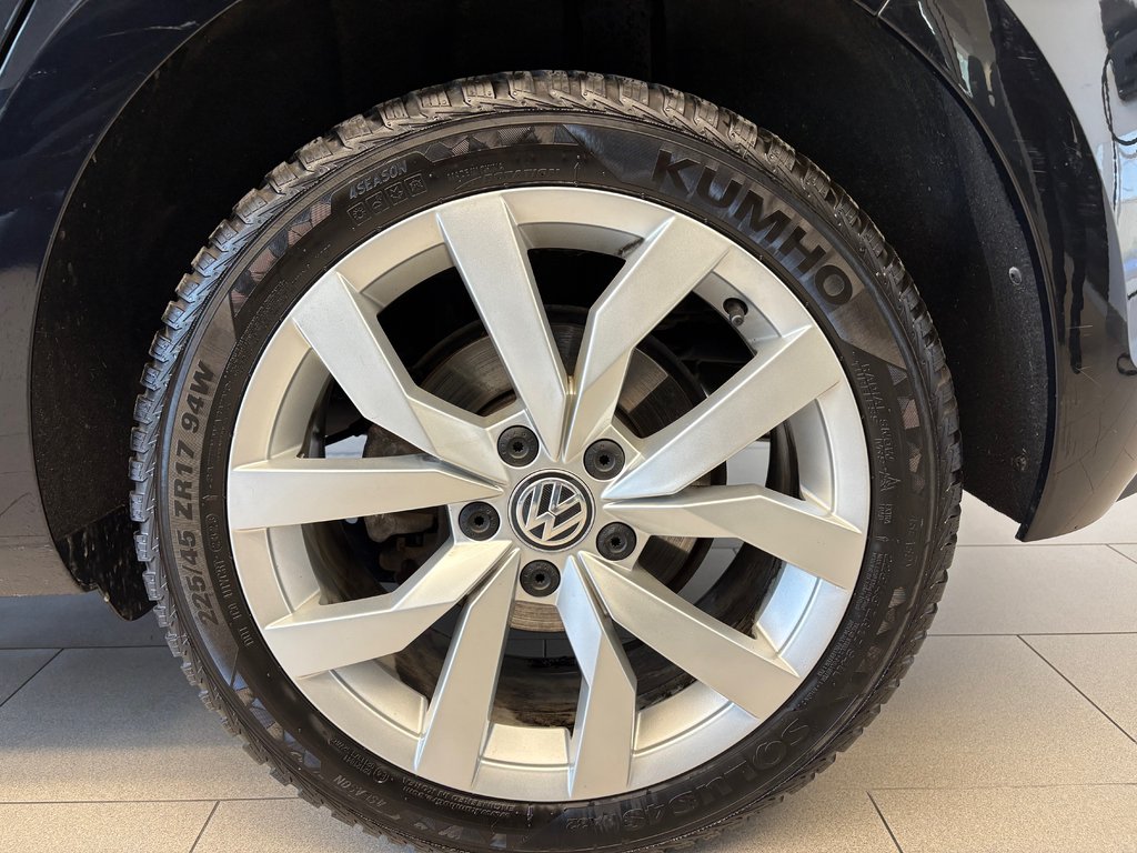 2021 Volkswagen Golf HIGHLINE in Boucherville, Quebec - 8 - w1024h768px