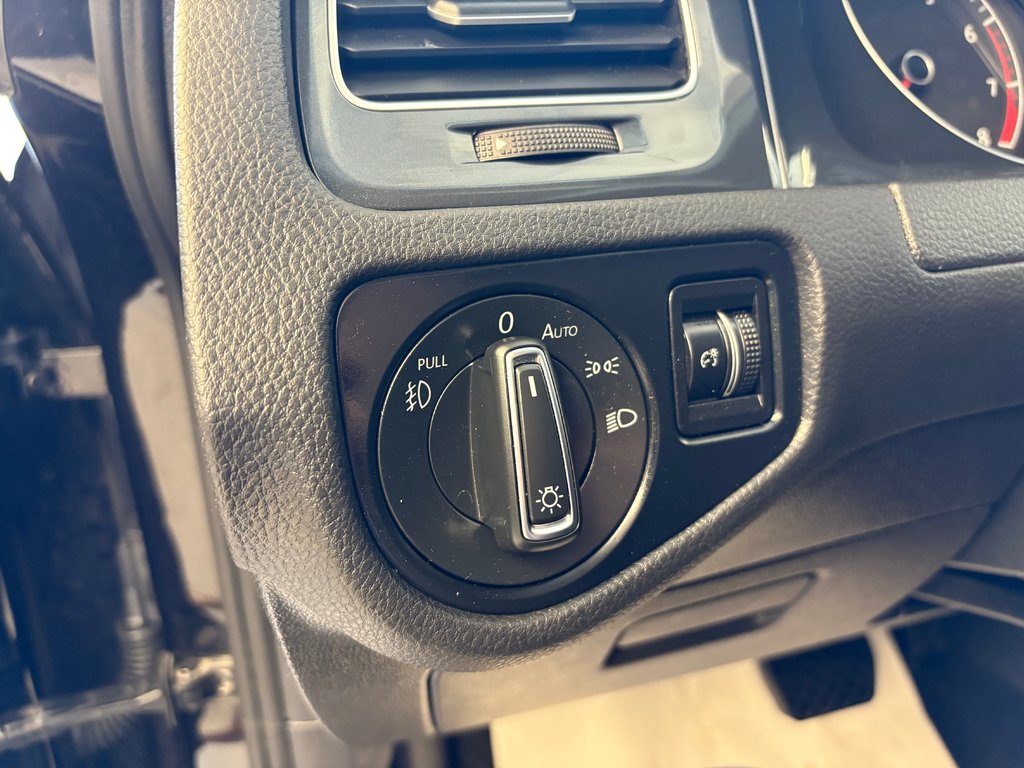 2021 Volkswagen Golf HIGHLINE in Boucherville, Quebec - 20 - w1024h768px