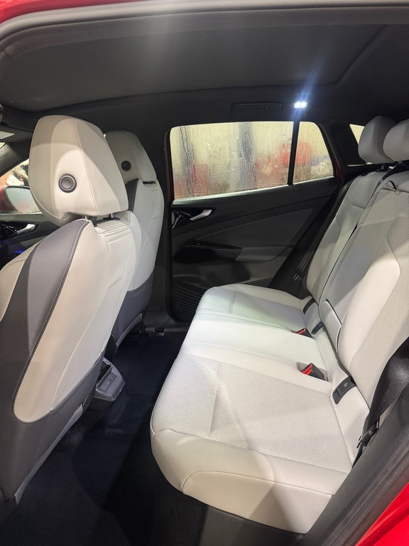 2021 Volkswagen ID.4 Pro AWD Bas Kilométrage in Terrebonne, Quebec - 11 - w1024h768px