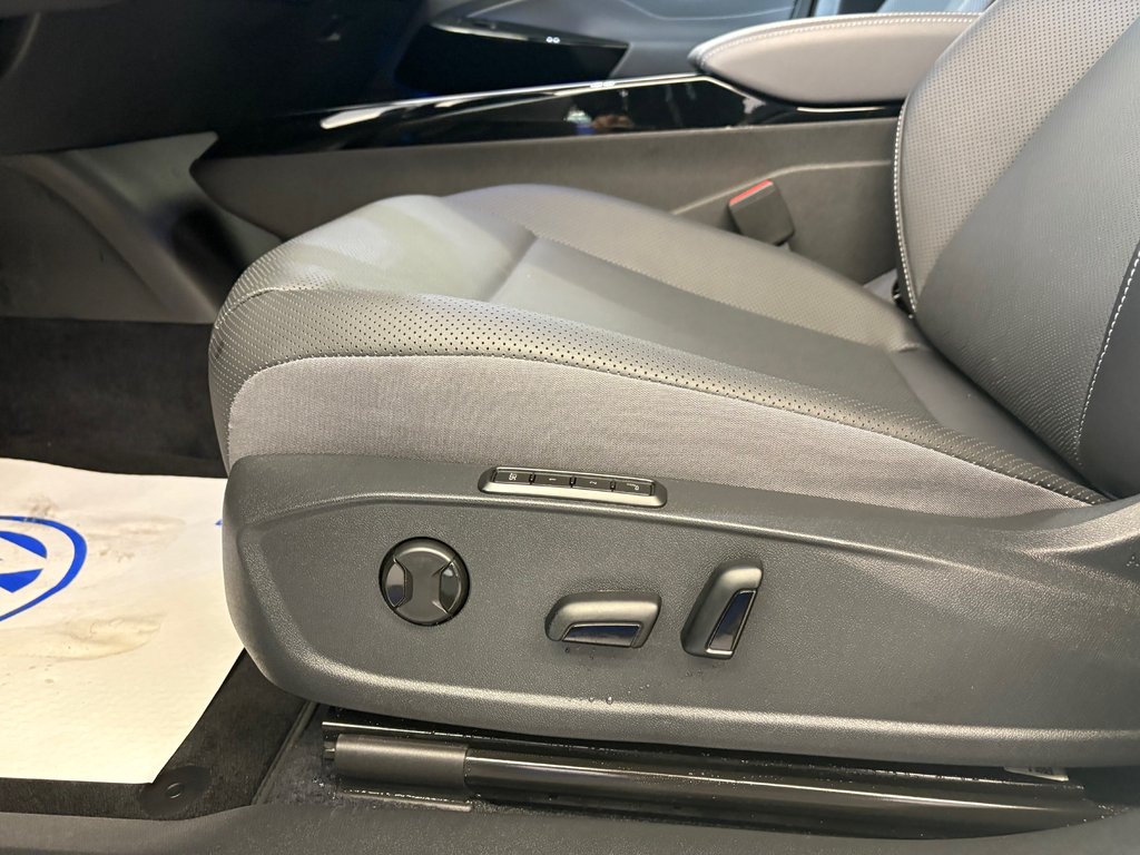 2025 Volkswagen ID.4 Pro S in Boucherville, Quebec - 11 - w1024h768px