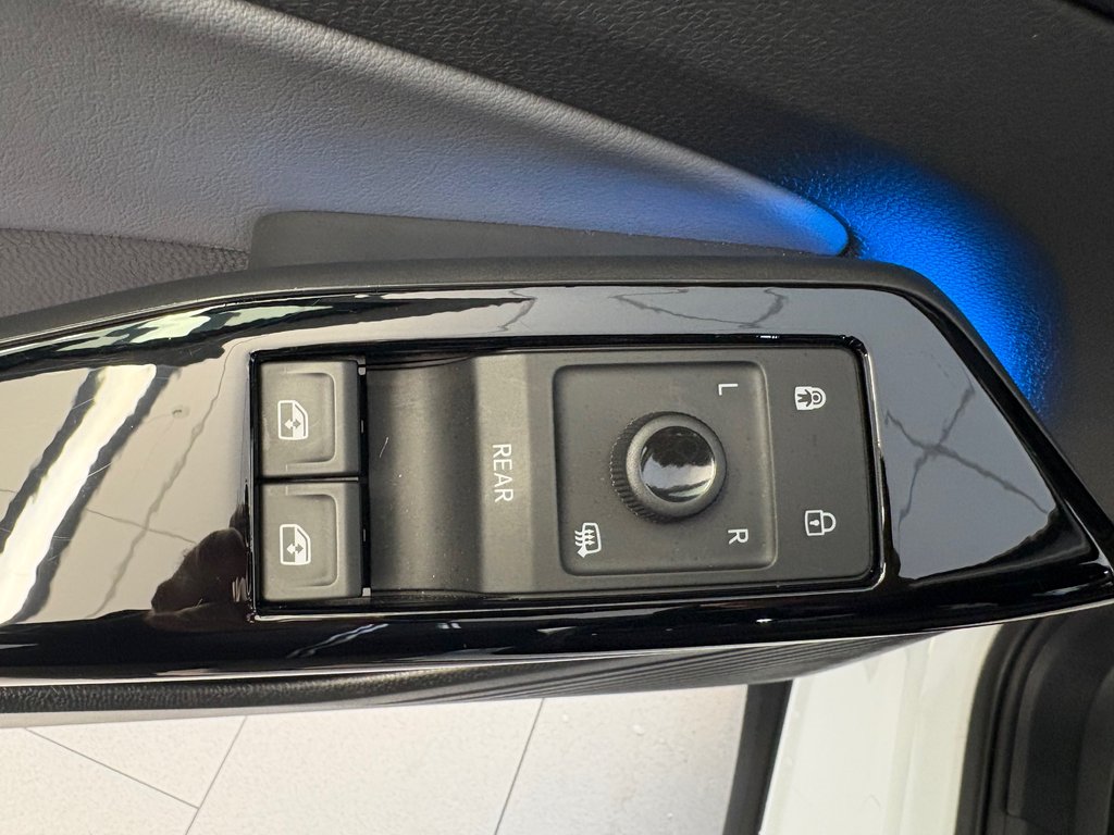 2025 Volkswagen ID.4 Pro S in Boucherville, Quebec - 13 - w1024h768px