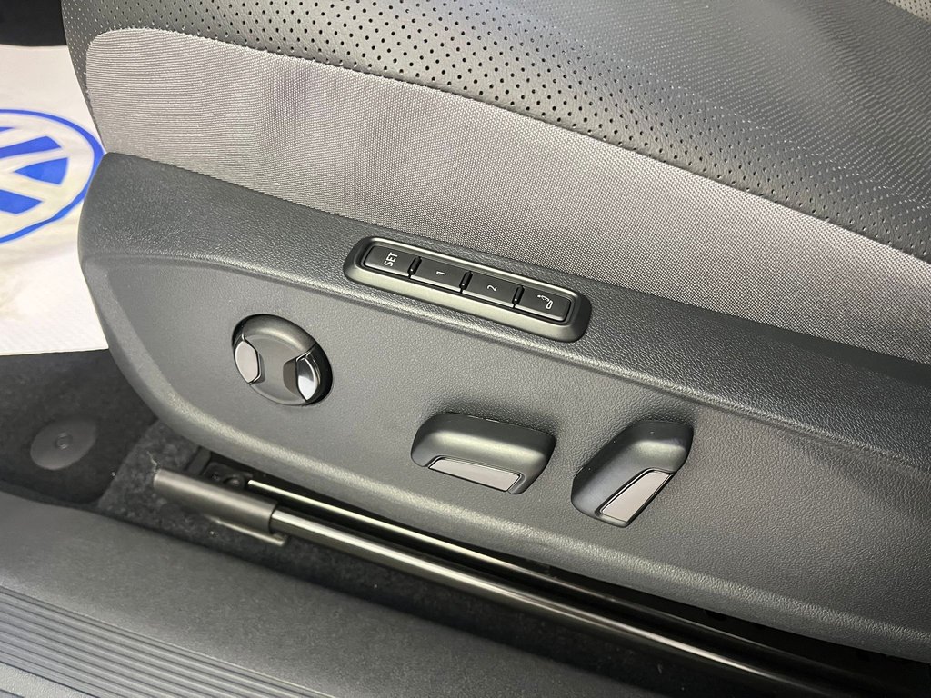 2025 Volkswagen ID.4 Pro S in Boucherville, Quebec - 12 - w1024h768px