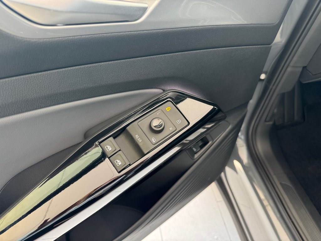 2025 Volkswagen ID.4 Pro S in Boucherville, Quebec - 9 - w1024h768px