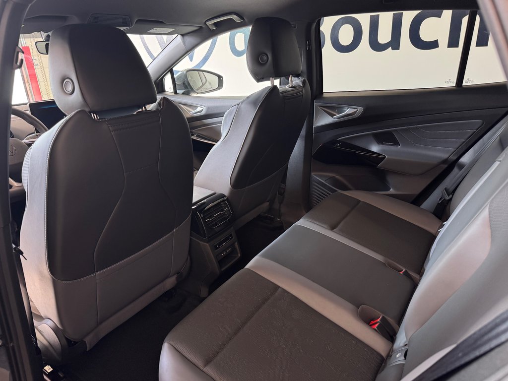 2025 Volkswagen ID.4 Pro S in Boucherville, Quebec - 11 - w1024h768px