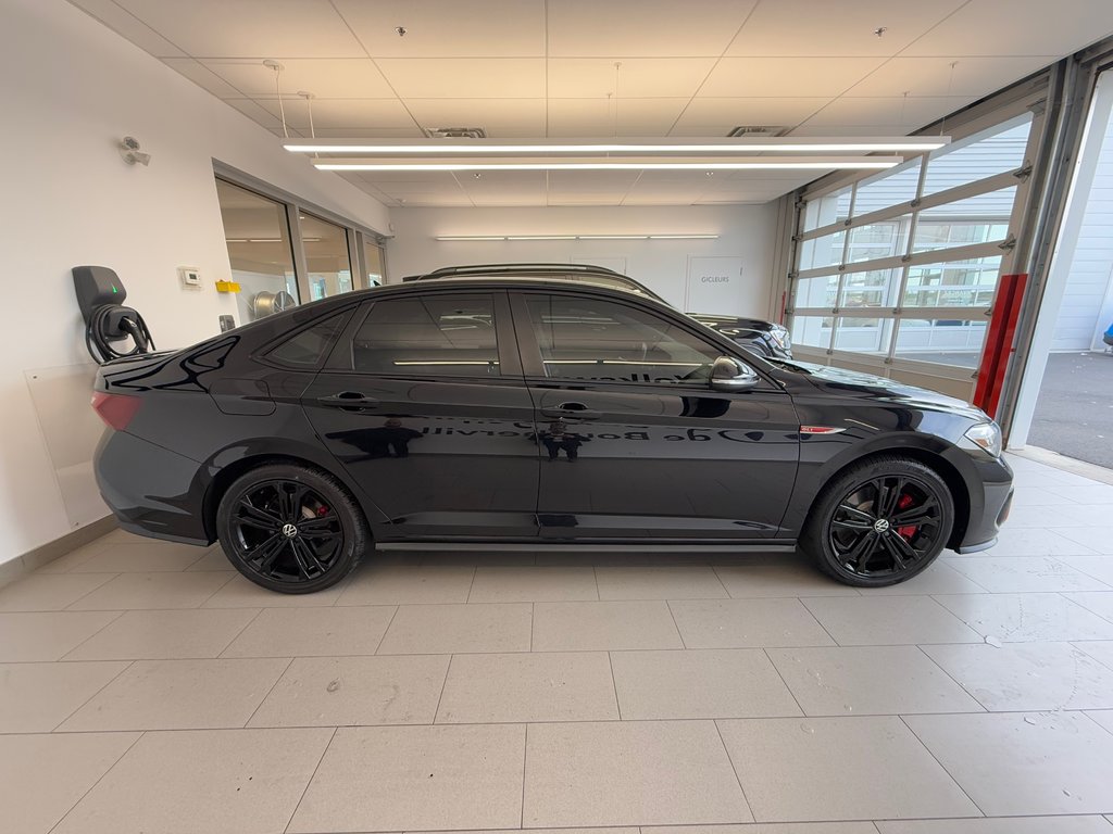 2022 Volkswagen Jetta GLI AUTOBAHN in Boucherville, Quebec - 11 - w1024h768px