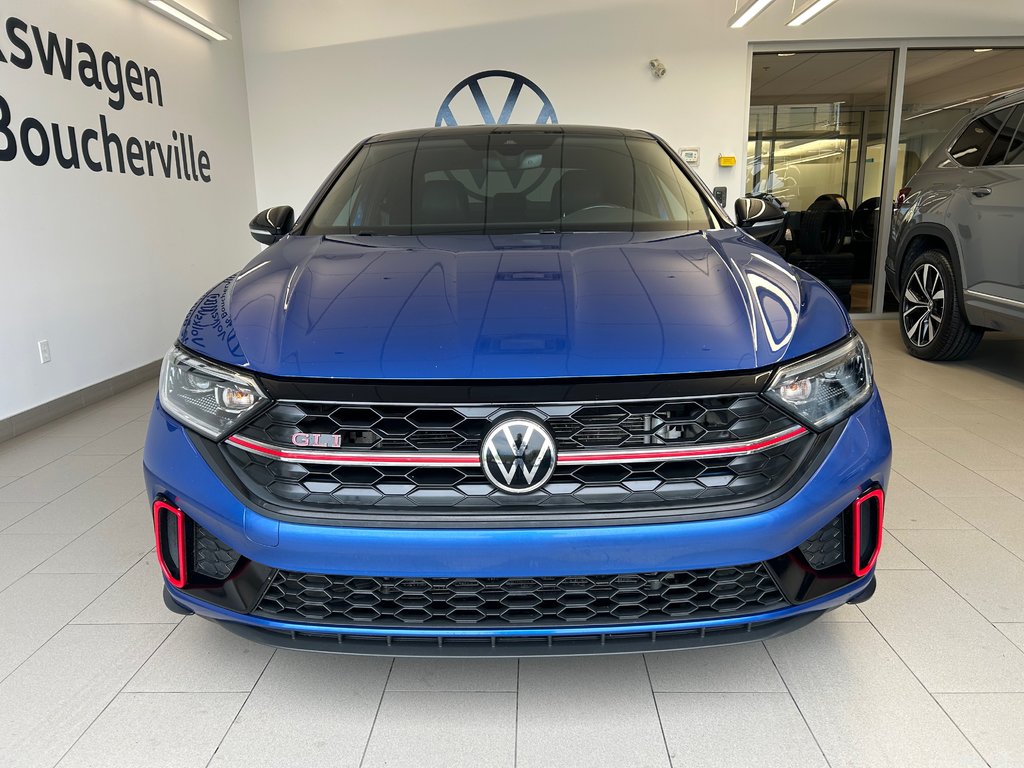 Volkswagen Jetta GLI  2023 à Boucherville, Québec - 3 - w1024h768px