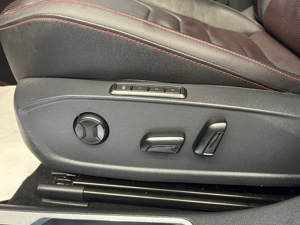 Volkswagen Jetta GLI  2023 à Boucherville, Québec - 13 - w1024h768px