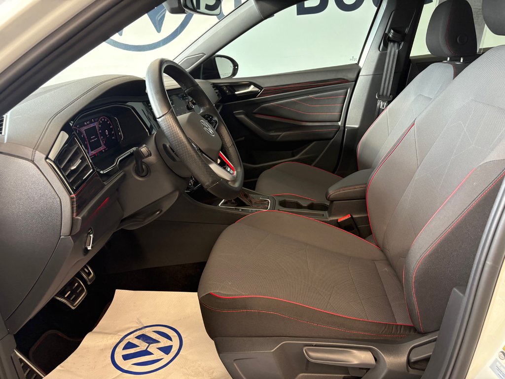 2024 Volkswagen Jetta GLI 40th Anniversary Edition in Boucherville, Quebec - 11 - w1024h768px