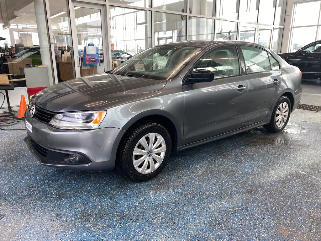 Volkswagen Jetta Sedan TRENDLINE + 2013 à Boucherville, Québec - 1 - w1024h768px