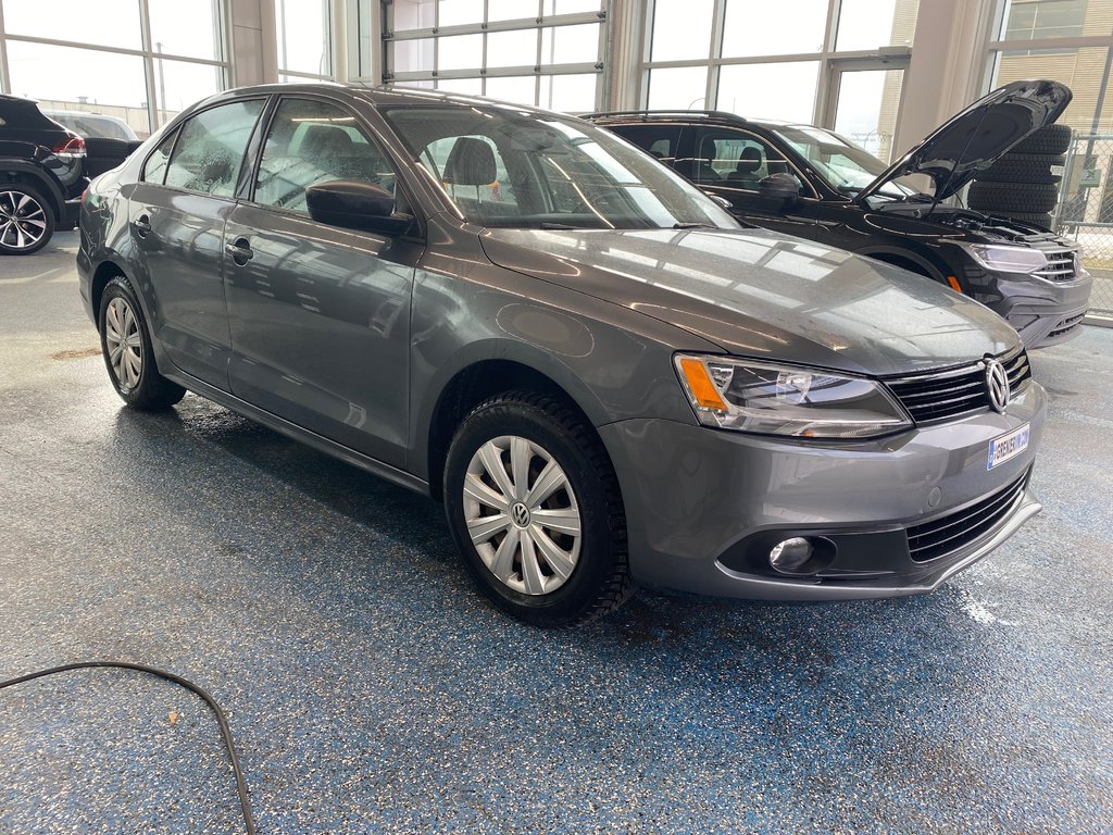 2013 Volkswagen Jetta Sedan TRENDLINE + in Boucherville, Quebec - 3 - w1024h768px