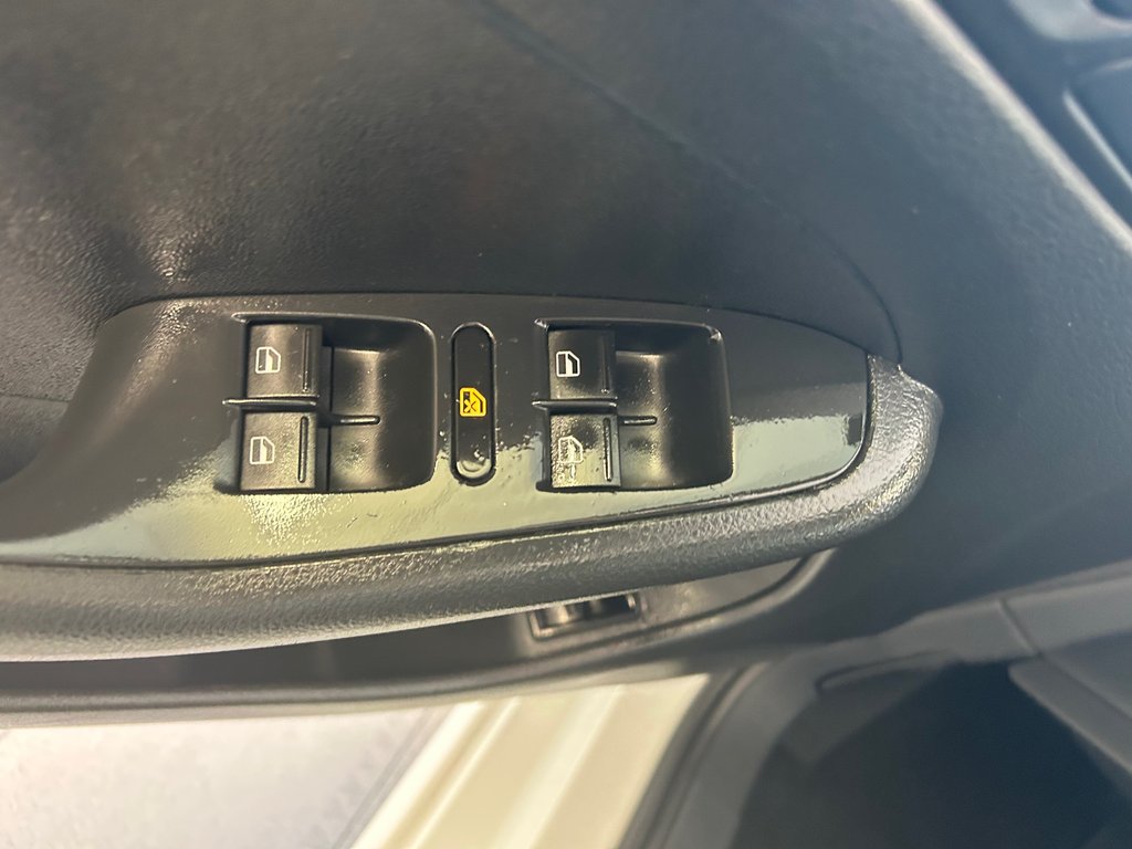 Volkswagen Jetta Sedan TRENDLINE 2015 à Boucherville, Québec - 13 - w1024h768px