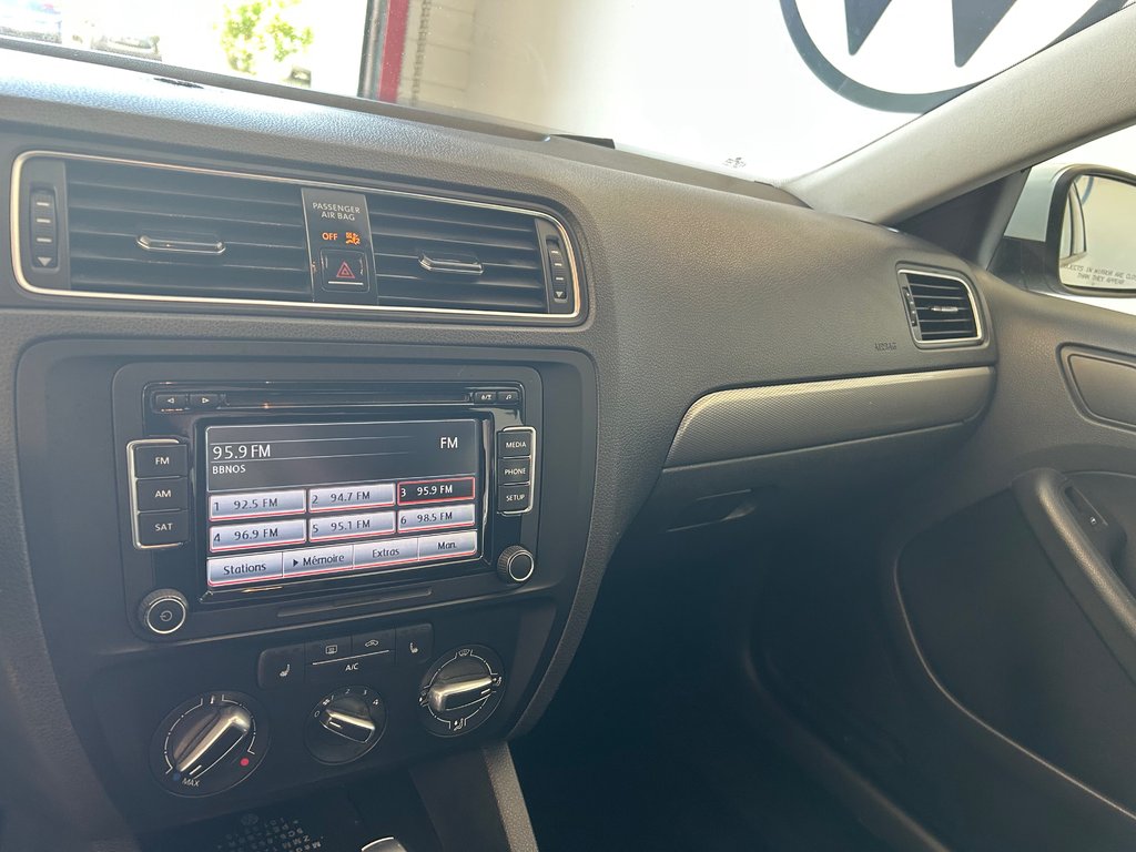 Volkswagen Jetta Sedan TRENDLINE 2015 à Boucherville, Québec - 22 - w1024h768px