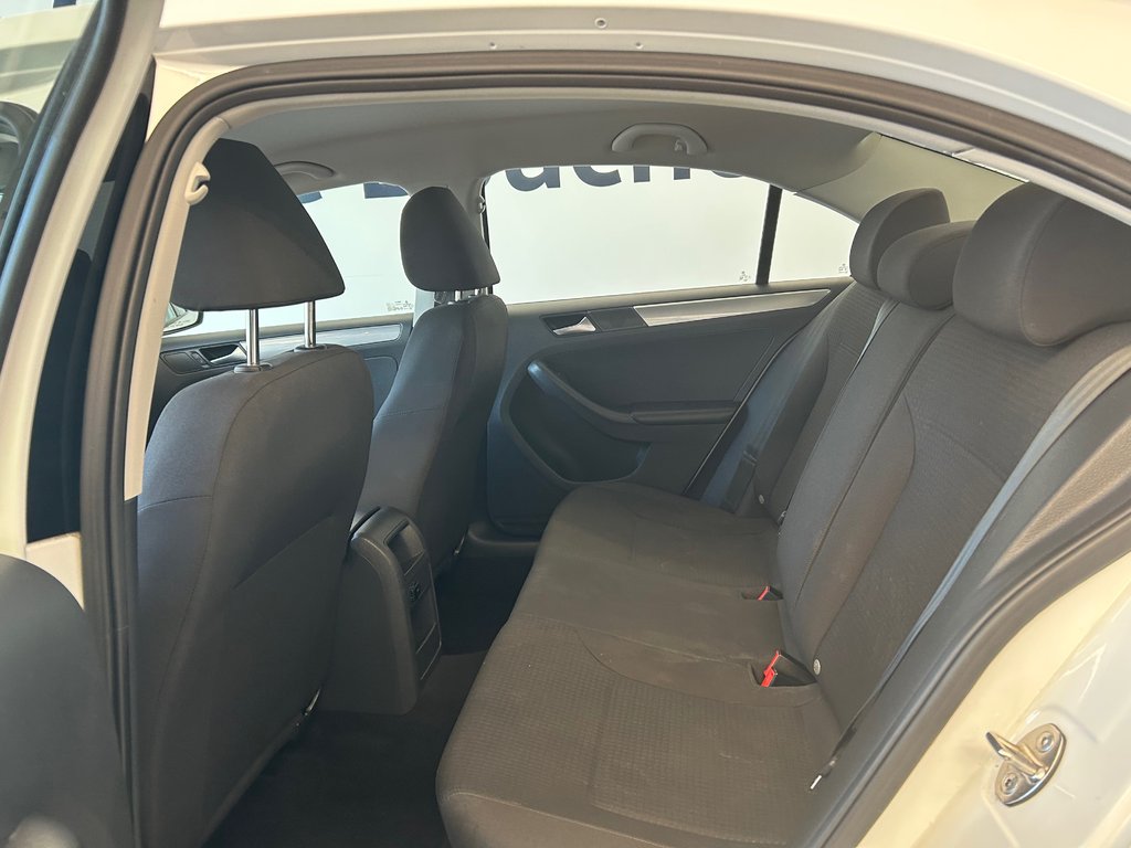 Volkswagen Jetta Sedan TRENDLINE 2015 à Boucherville, Québec - 27 - w1024h768px