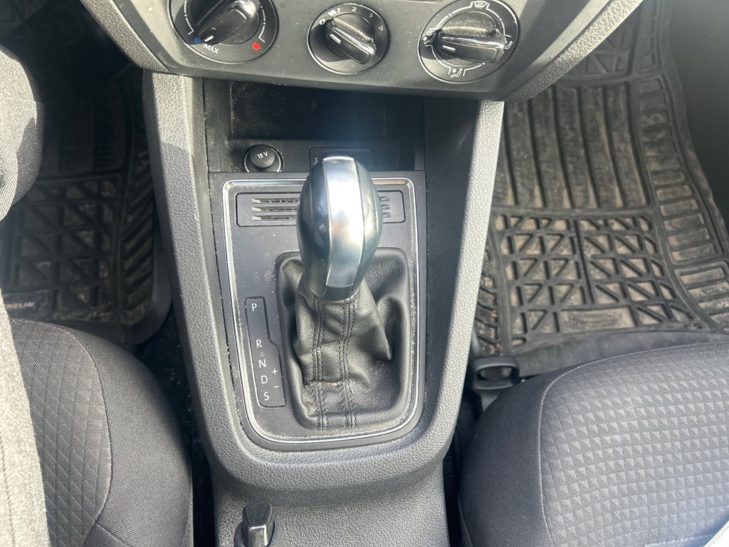 2016 Volkswagen Jetta Sedan TRENDLINE/ A/C / TOIT/ SIEGE CHAUFFANT in Boucherville, Quebec - 18 - w1024h768px