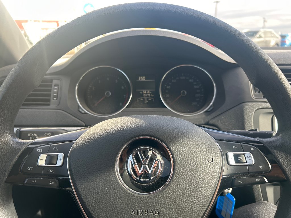 2016 Volkswagen Jetta Sedan TRENDLINE/ A/C / TOIT/ SIEGE CHAUFFANT in Boucherville, Quebec - 11 - w1024h768px