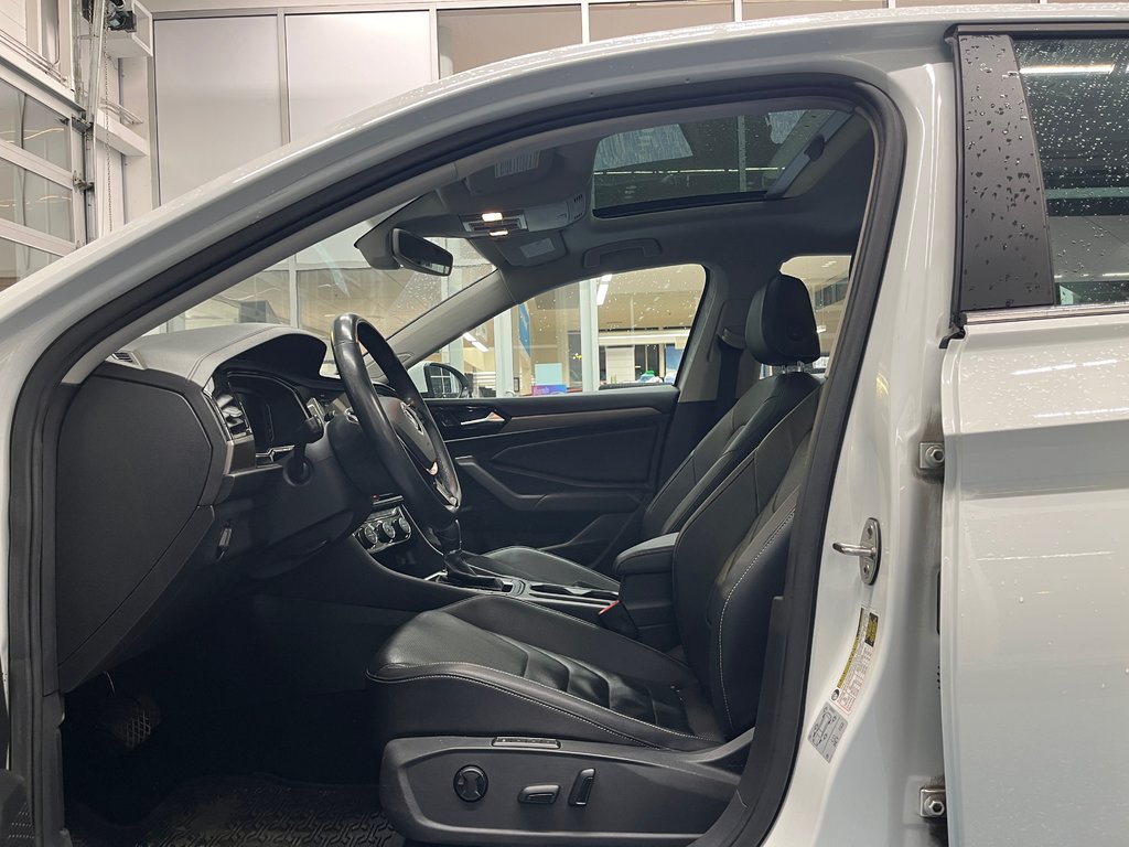 2019 Volkswagen Jetta Execline in Boucherville, Quebec - 8 - w1024h768px