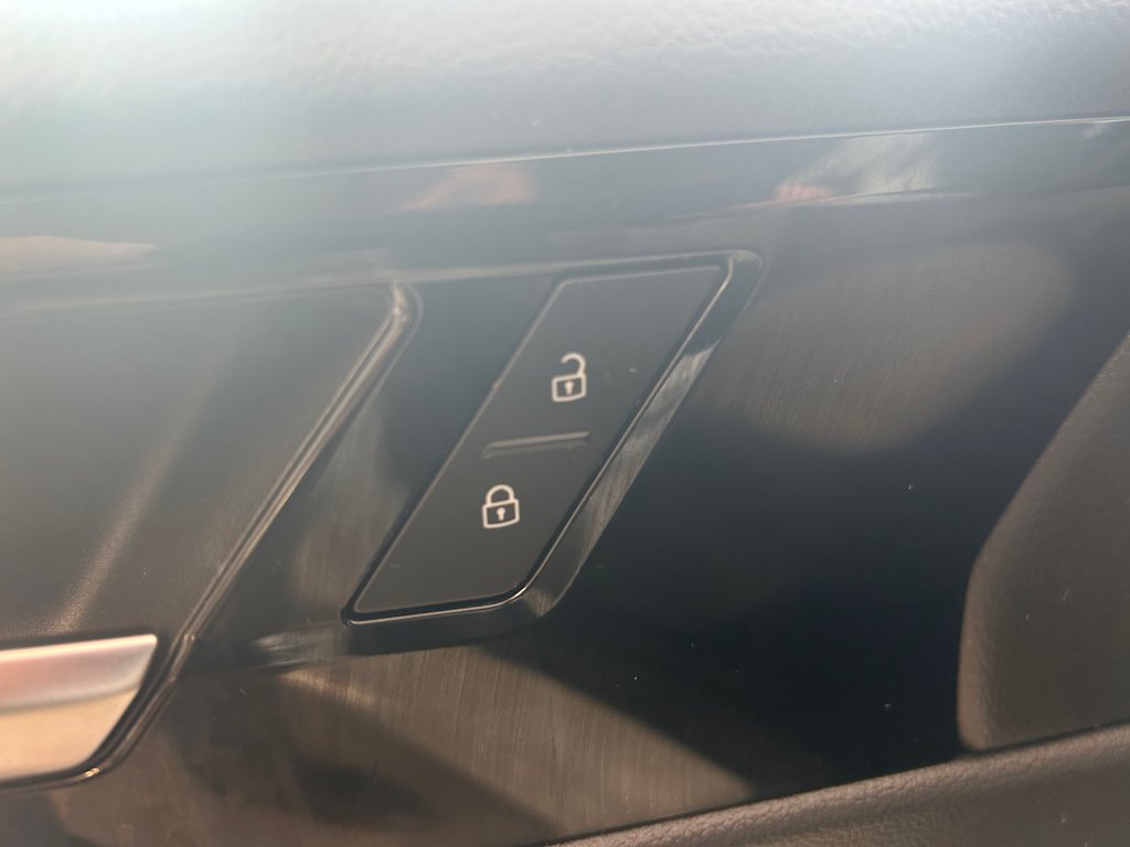 Volkswagen Jetta HIGHLINE R-LINE 2019 à Boucherville, Québec - 16 - w1024h768px