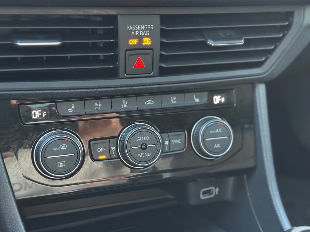 Volkswagen Jetta GLI Cuir Toit Ouvrant Navigation 2019 à Terrebonne, Québec - 20 - w1024h768px