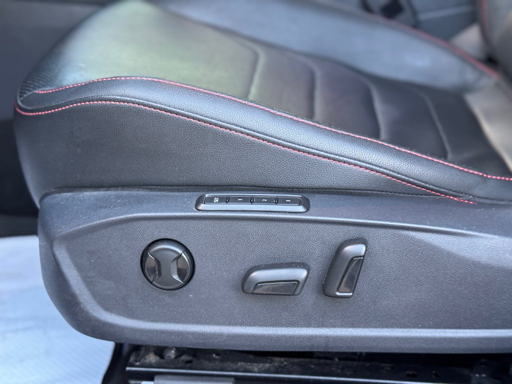 Volkswagen Jetta GLI Cuir Toit Ouvrant Navigation 2019 à Terrebonne, Québec - 9 - w1024h768px