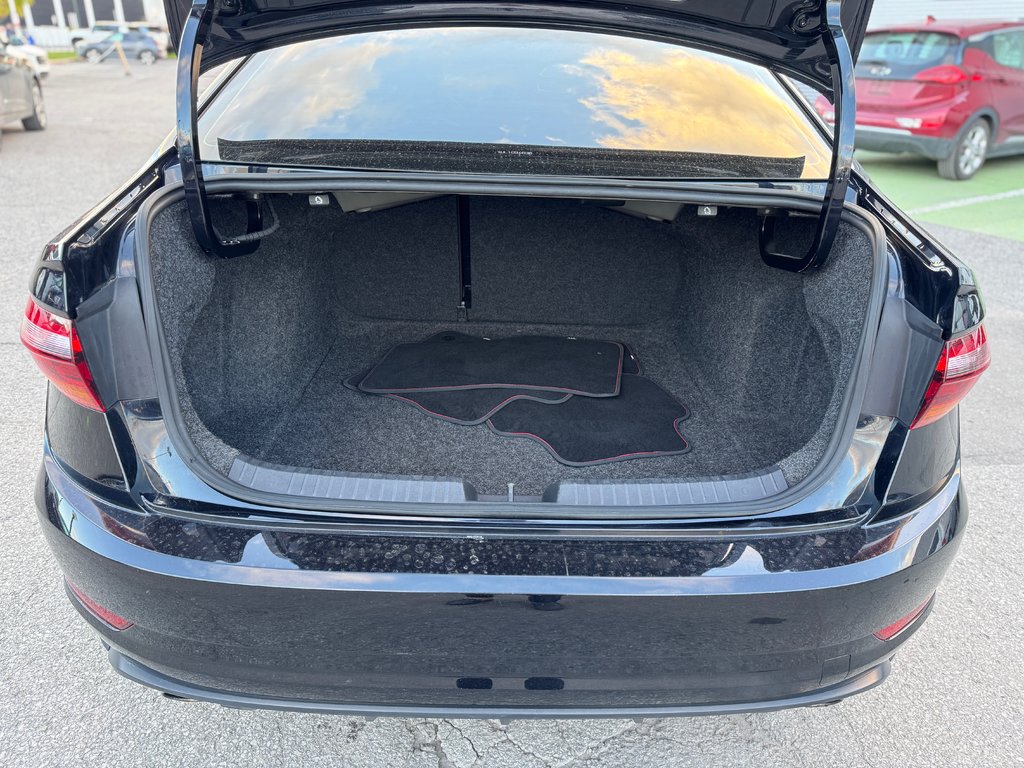 Volkswagen Jetta GLI Cuir Toit Ouvrant Navigation 2019 à Terrebonne, Québec - 26 - w1024h768px