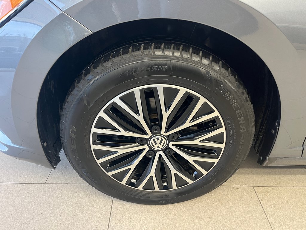 2021 Volkswagen Jetta Highline in Boucherville, Quebec - 14 - w1024h768px