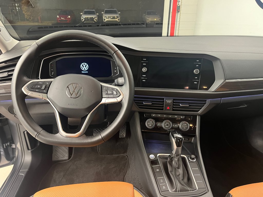 2022 Volkswagen Jetta Highline in Boucherville, Quebec - 6 - w1024h768px