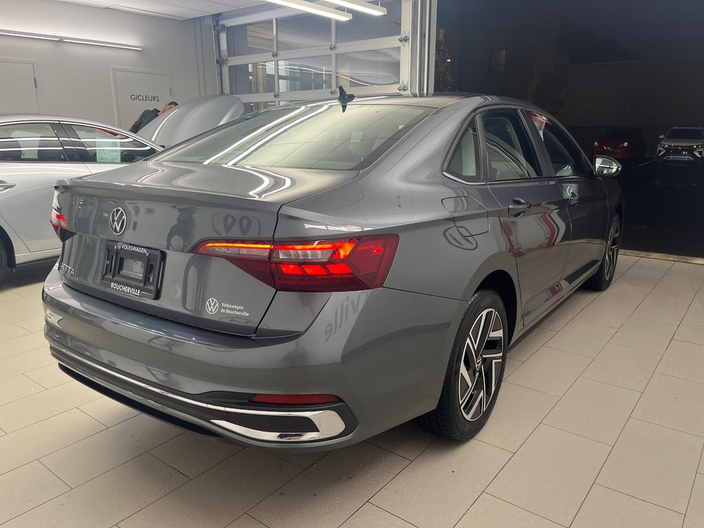 2022 Volkswagen Jetta Highline in Boucherville, Quebec - 5 - w1024h768px