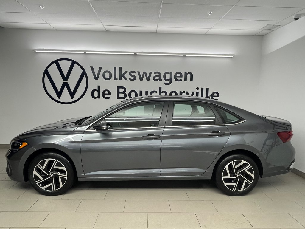 2022 Volkswagen Jetta Highline in Boucherville, Quebec - 2 - w1024h768px