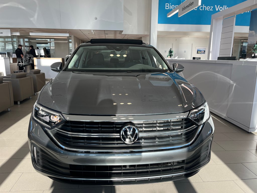 Volkswagen Jetta Highline 2024 à Boucherville, Québec - 2 - w1024h768px