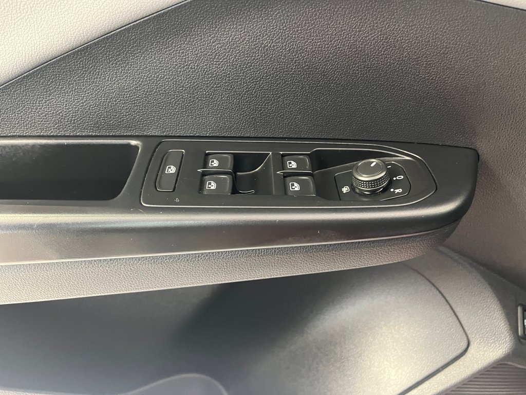 2022 Volkswagen Taos Comfortline in Boucherville, Quebec - 12 - w1024h768px