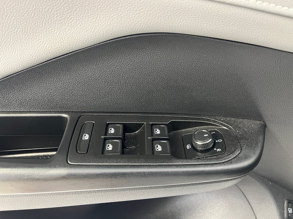 2022 Volkswagen Taos Highline in Boucherville, Quebec - 7 - w1024h768px