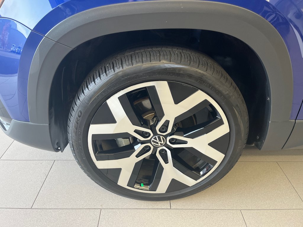 2022 Volkswagen Taos Highline in Boucherville, Quebec - 15 - w1024h768px