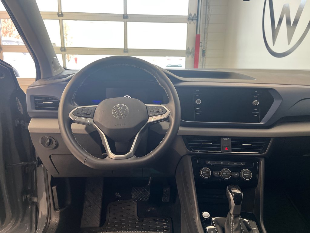 2022 Volkswagen Taos Comfortline in Boucherville, Quebec - 2 - w1024h768px