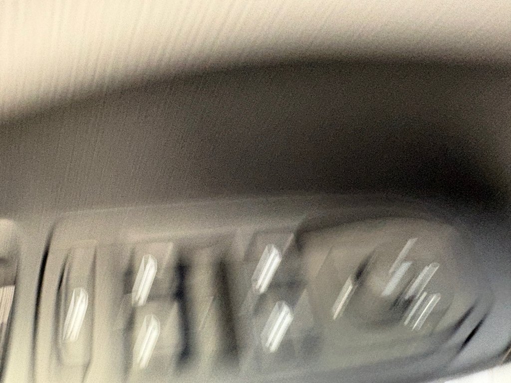 2022 Volkswagen Taos Comfortline in Boucherville, Quebec - 17 - w1024h768px