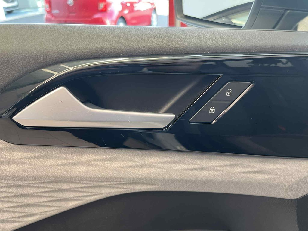 2022 Volkswagen Taos Trendline in Boucherville, Quebec - 11 - w1024h768px