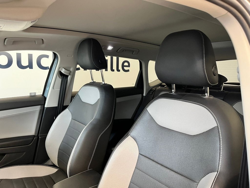 Volkswagen Taos Highline 2022 à Boucherville, Québec - 17 - w1024h768px