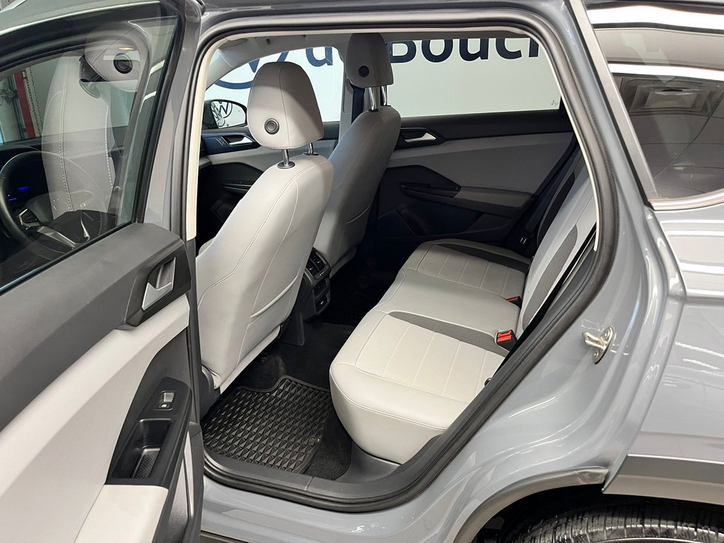 Volkswagen Taos Comfortline 2022 à Boucherville, Québec - 13 - w1024h768px