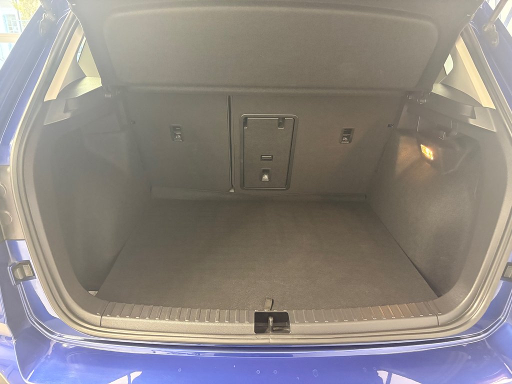 2022 Volkswagen Taos Comfortline 4 Motion in Boucherville, Quebec - 12 - w1024h768px