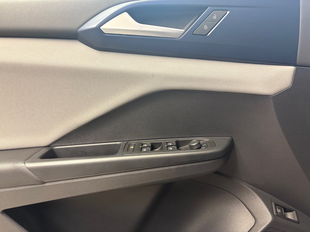 2022 Volkswagen Taos Comfortline 4 Motion in Boucherville, Quebec - 19 - w1024h768px