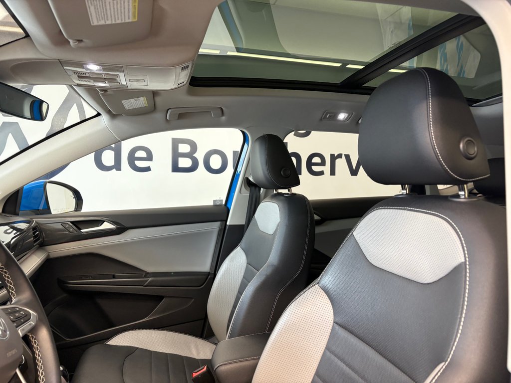 Volkswagen Taos Highline 2022 à Boucherville, Québec - 12 - w1024h768px