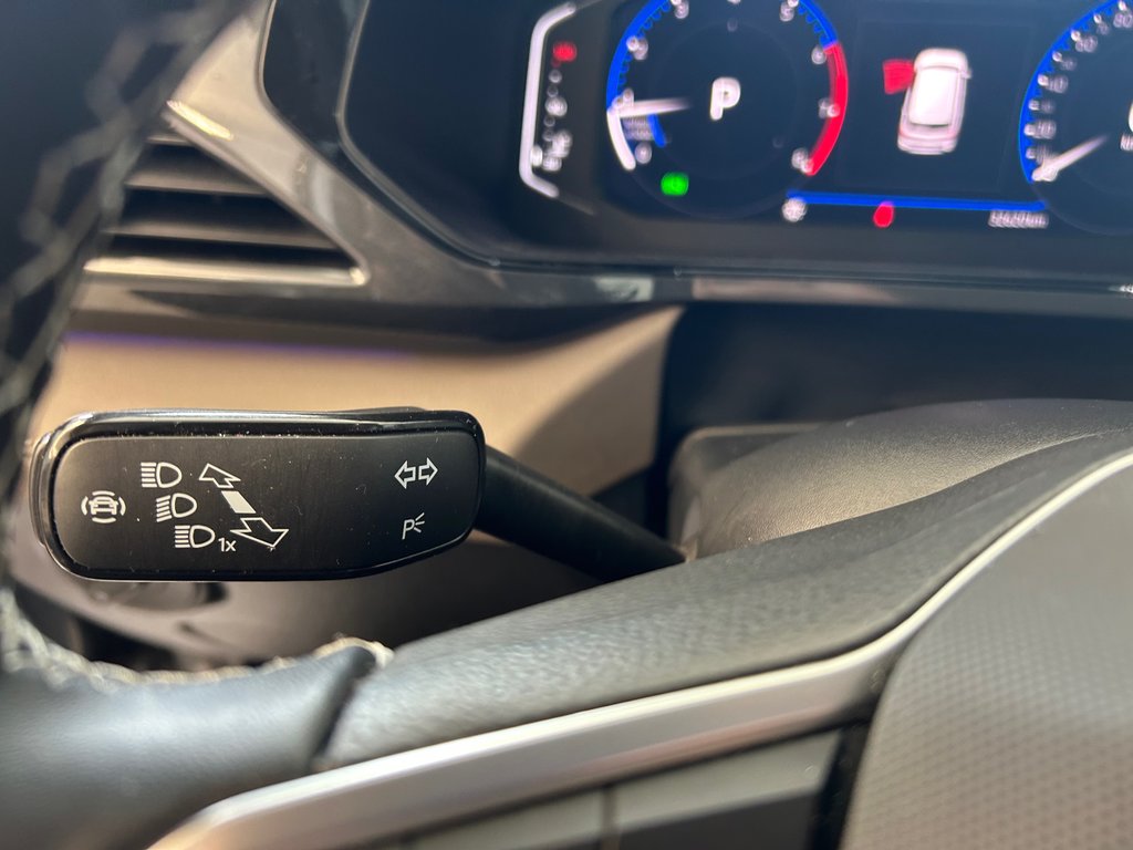 2023 Volkswagen Taos HIGHLINE in Boucherville, Quebec - 24 - w1024h768px