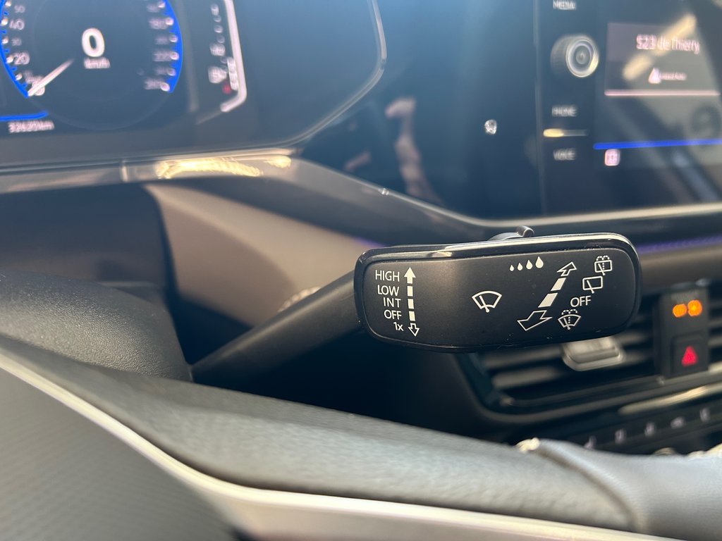 2023 Volkswagen Taos HIGHLINE in Boucherville, Quebec - 25 - w1024h768px