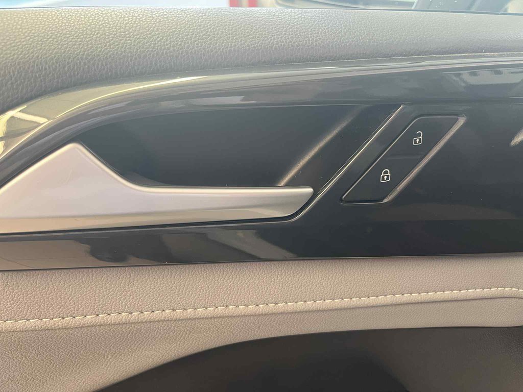 Volkswagen Taos Highline 2023 à Boucherville, Québec - 10 - w1024h768px