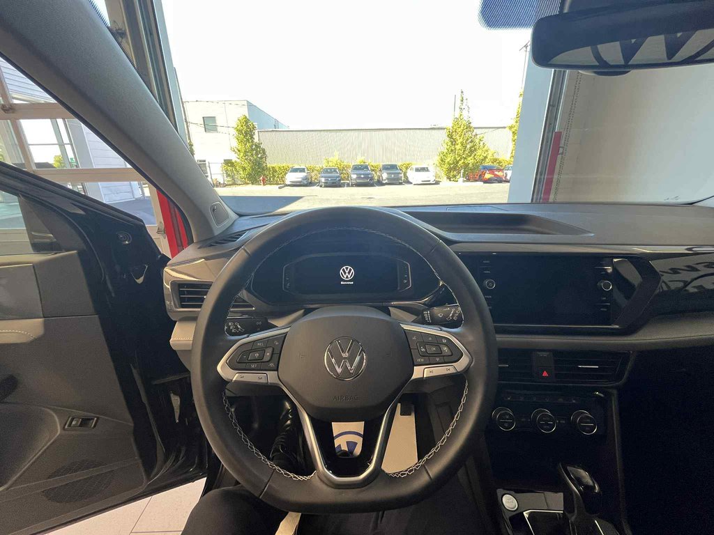 2023 Volkswagen Taos Highline in Boucherville, Quebec - 17 - w1024h768px